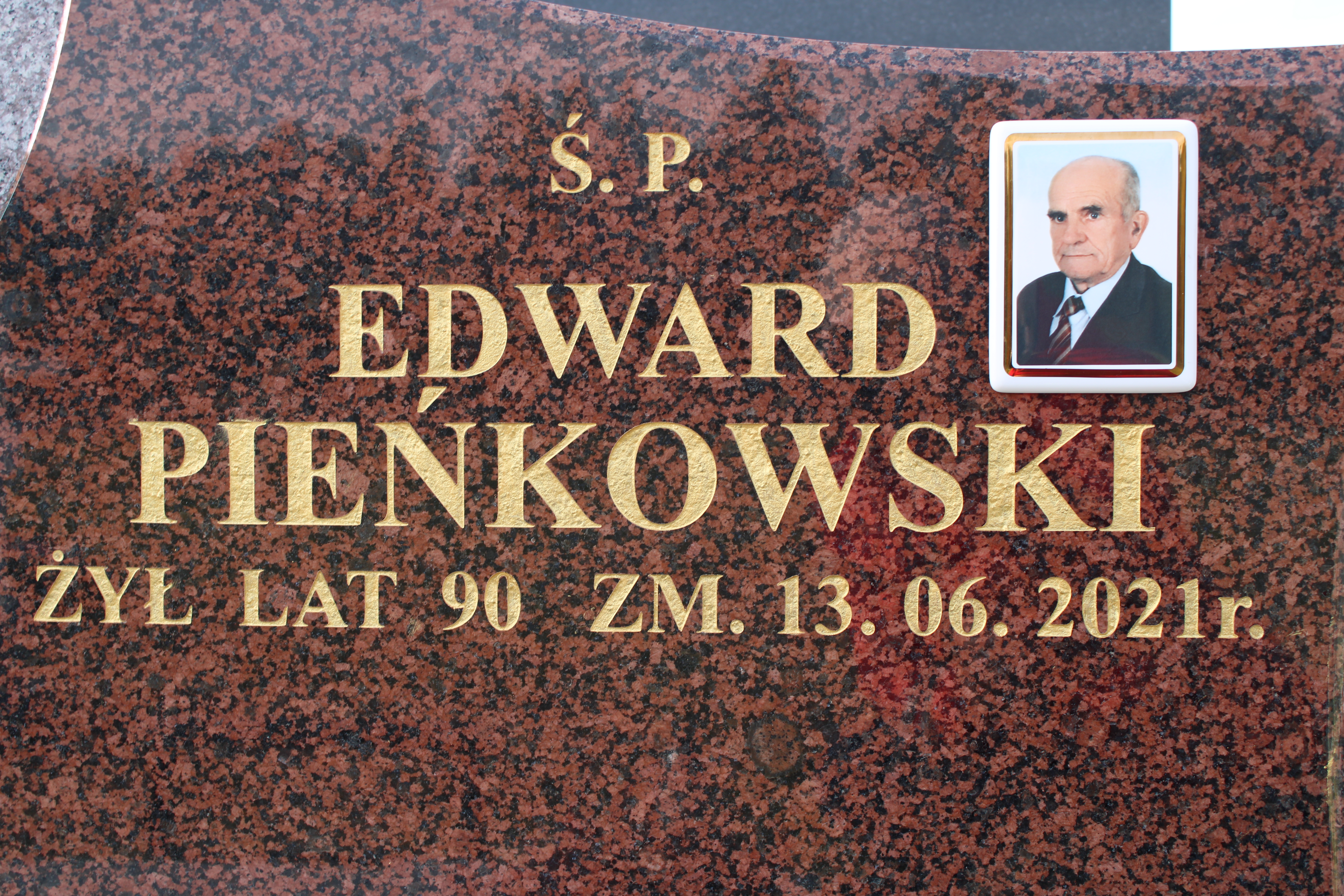 Grób Edward Pieńkowski