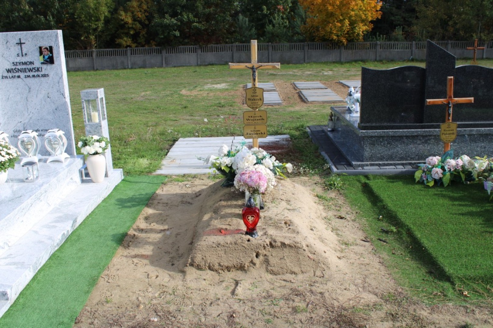 Marek Wojtasik 1998 Siennica - Grobonet - Wyszukiwarka osób pochowanych